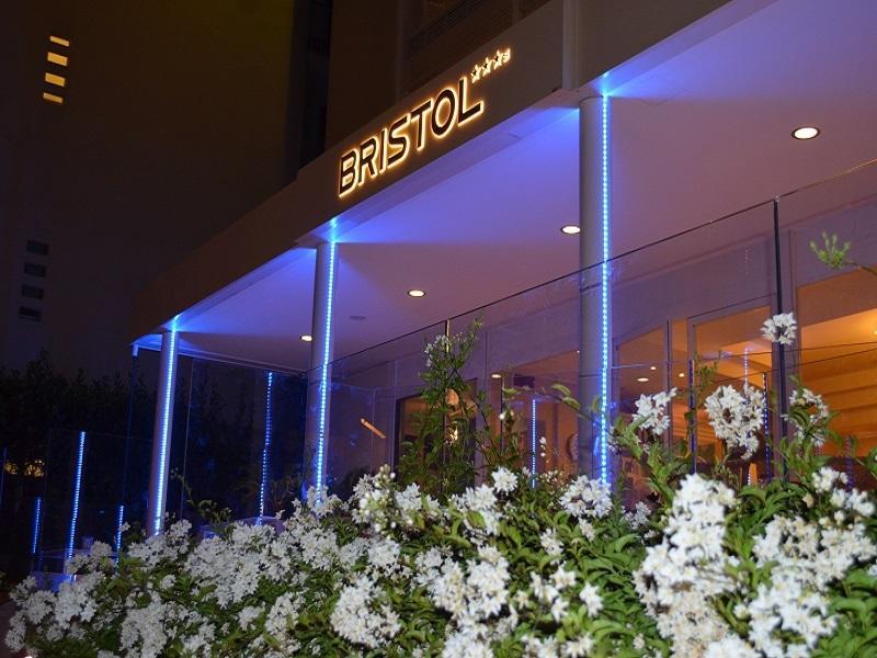 Hotel Bristol Каттолика Экстерьер фото