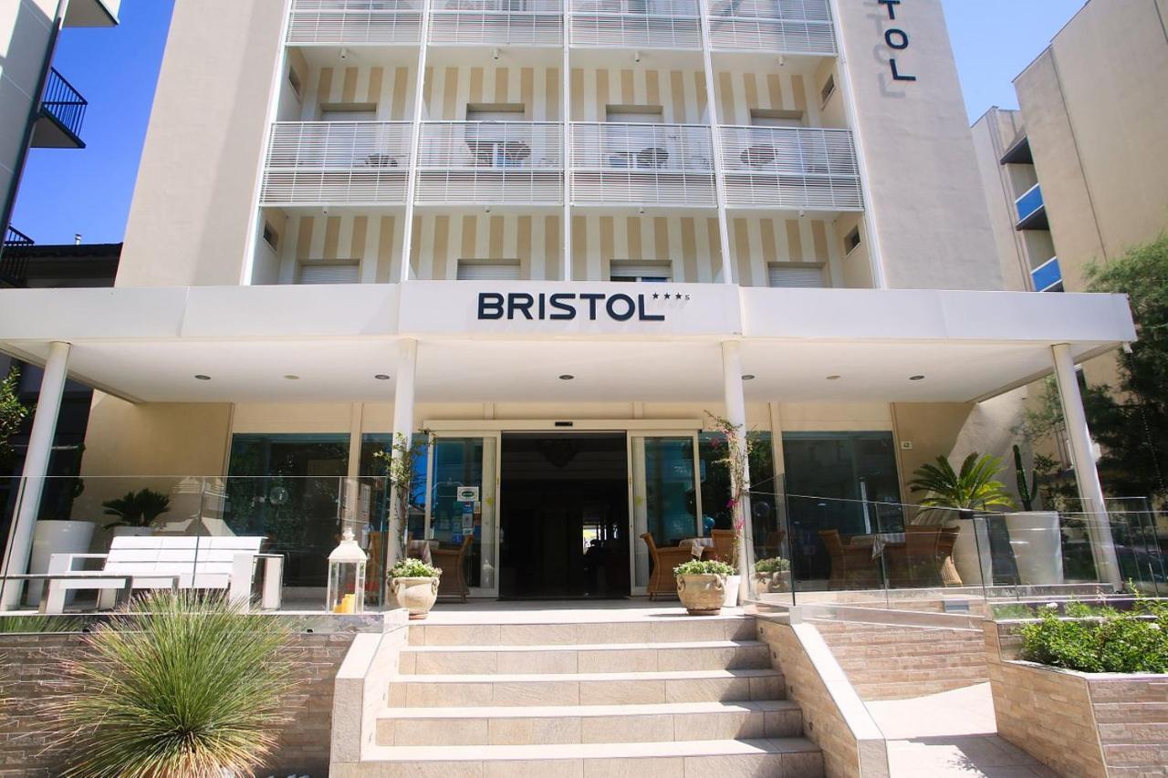 Hotel Bristol Каттолика Экстерьер фото
